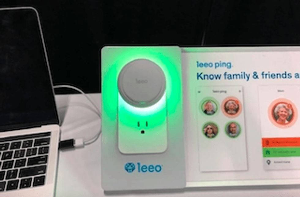 A Leeo Smart Alert in a display advertising for the Leeo Ping service