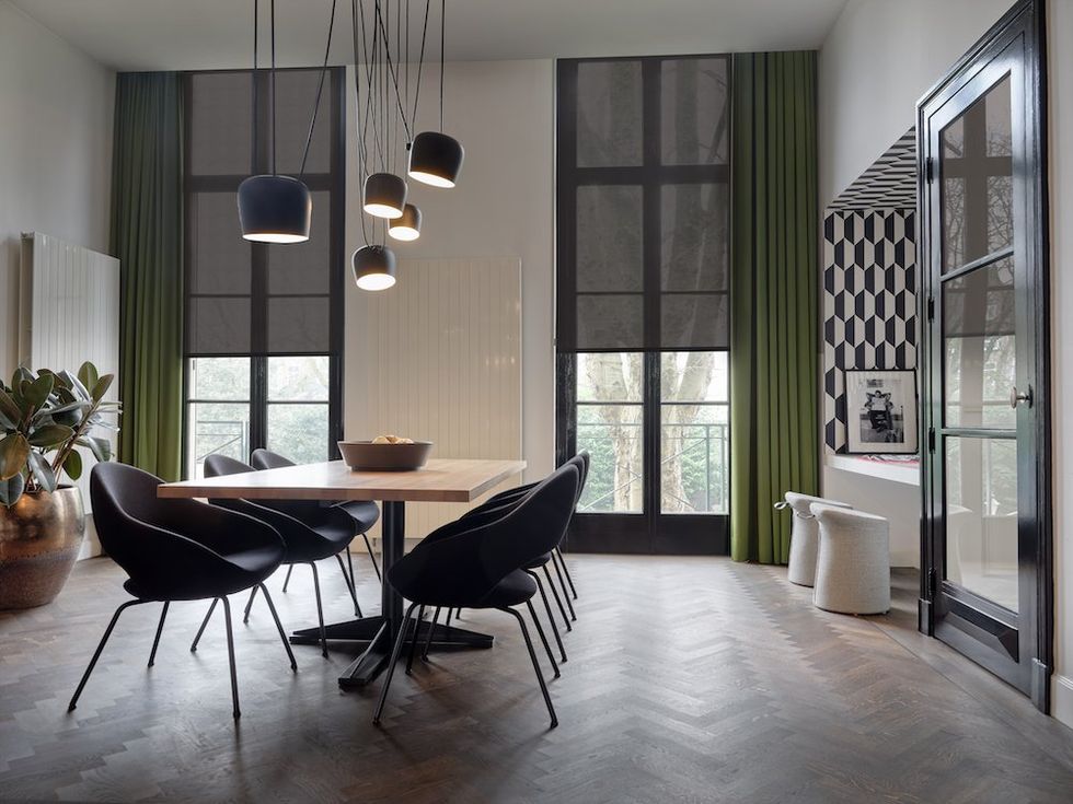 a photo of a kitchen with Eve MotionBlinds on the window