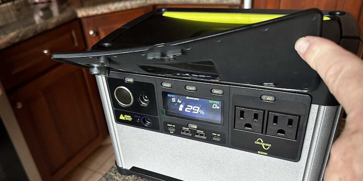 a photo of Goal Zero Yeti 500 Portable Power Station with waterproof cover