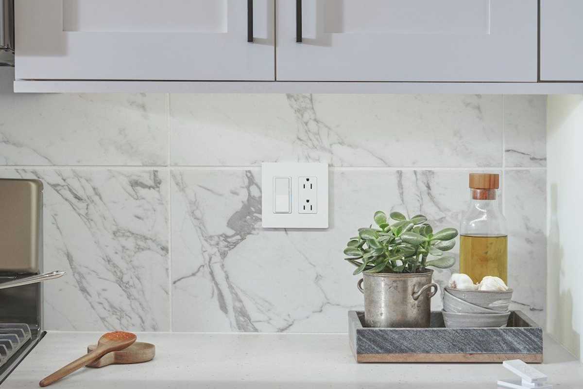 a photo of Lutron diva smart dimmer elv+ kitchen undercabinet lights in a kitchen.