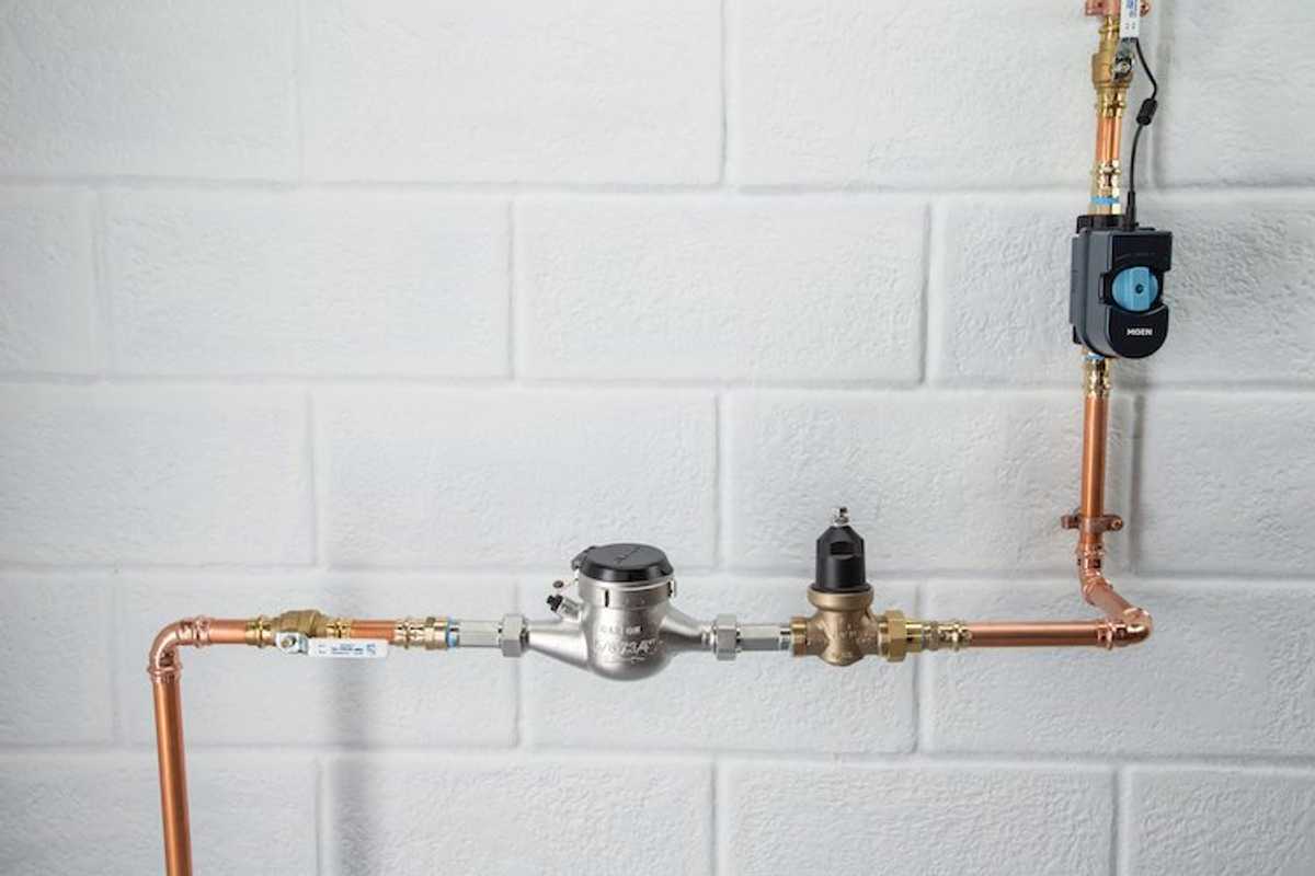 a photo of Moen FloSmart Water Monitor and Shutoff installed