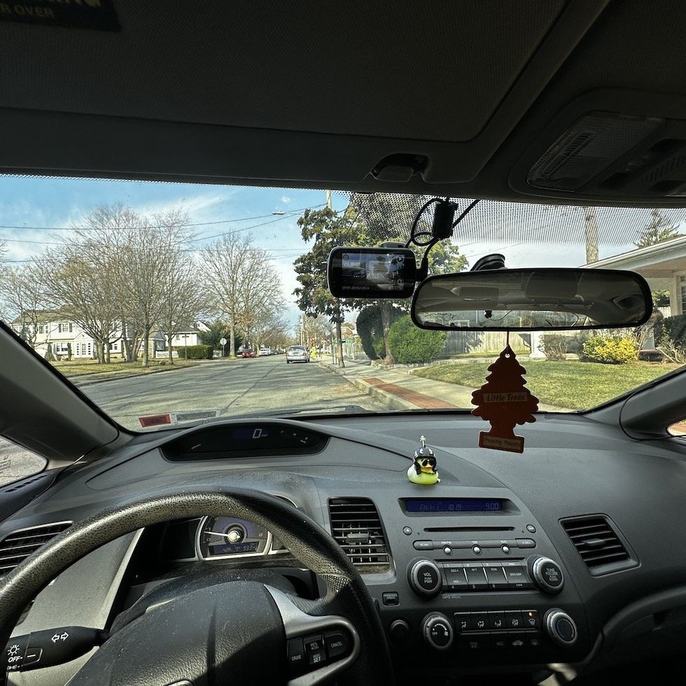 a photo of Nextbase 622GW installed on a car.