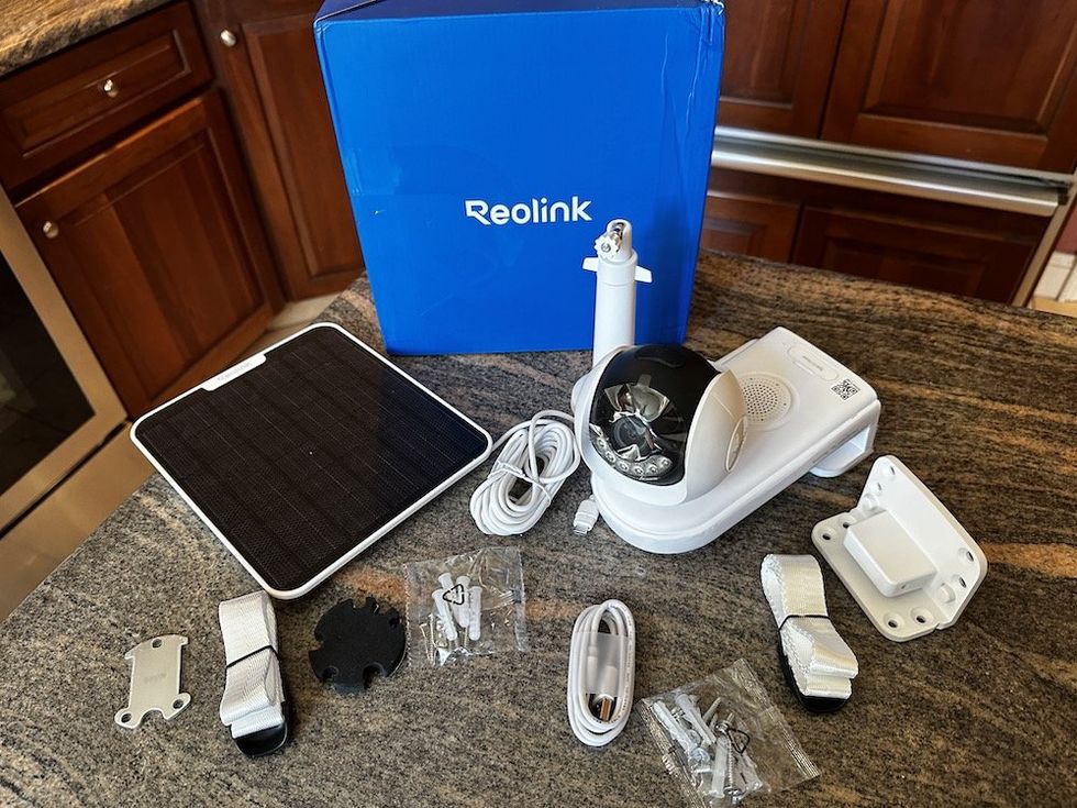 a photo of Reolink Altas PT Ultra unboxed