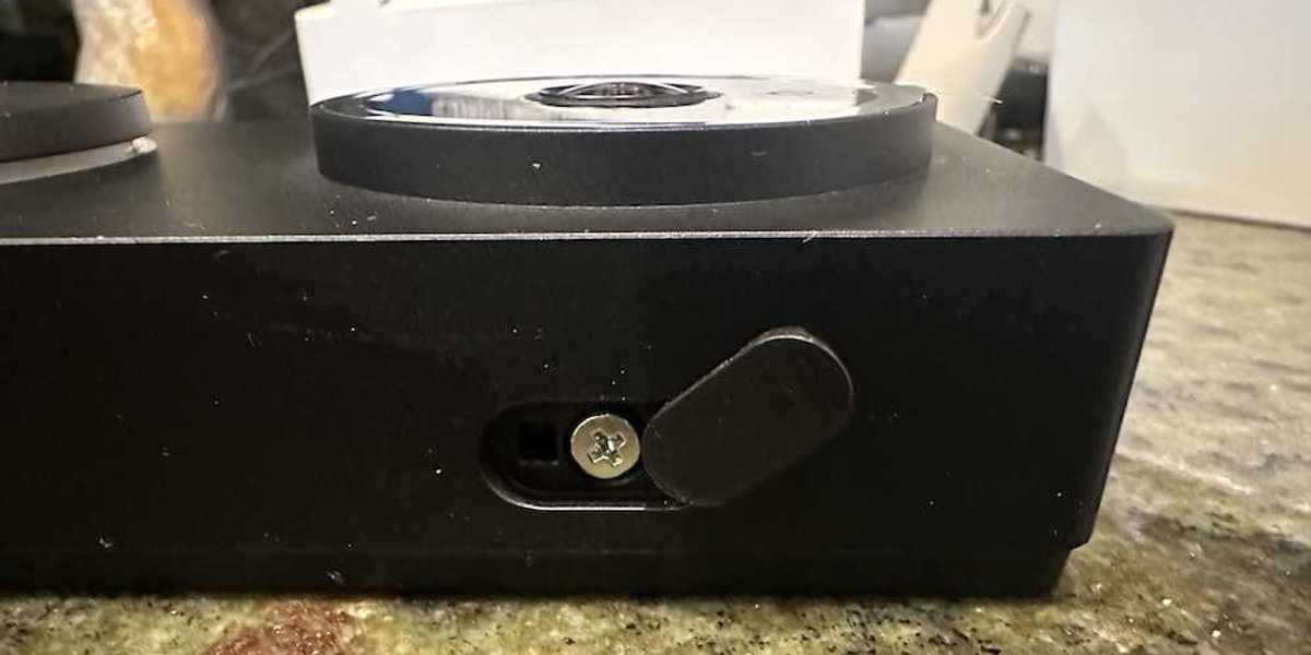 a photo of the side of the Aqara Doorbell Camera Hub G410