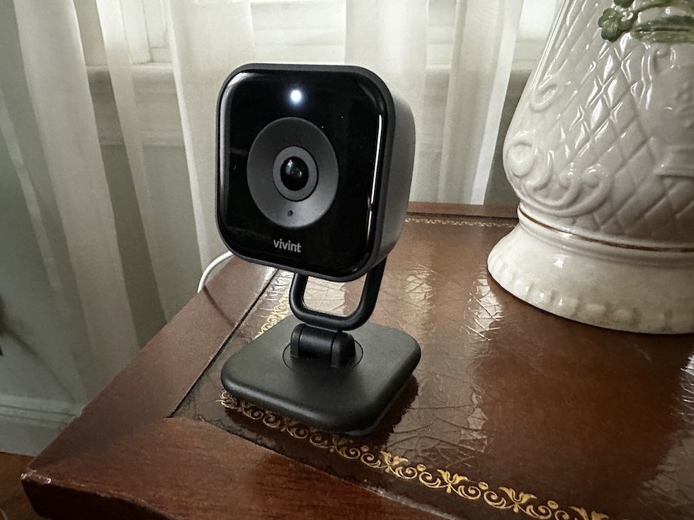 a photo of Vivint Indoor Camera Pro on an end table