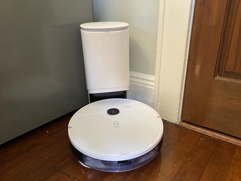 a photo of Yeedi Vac Statiion in a kitchen