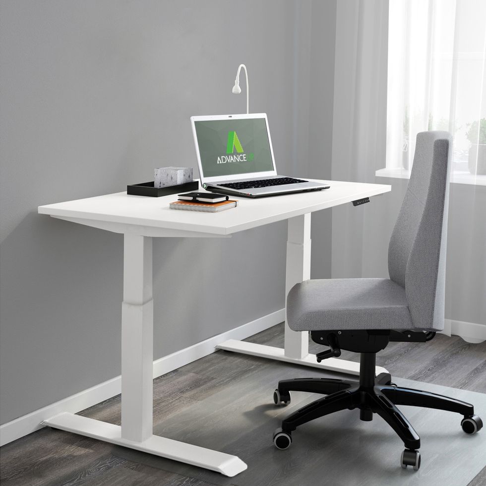 AdvanceUp powered adjustable standing desk