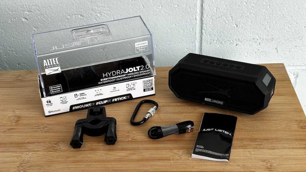 Altec Lansing HydraJolt 2.0 EVERYTHINGPROOF Wireless Speaker unboxed photo