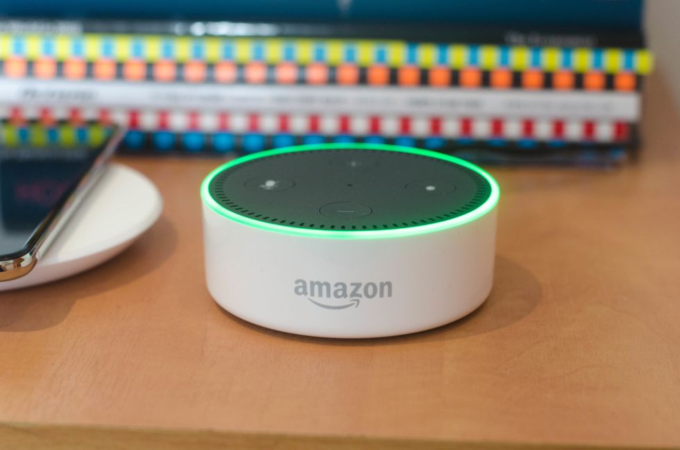 Amazon Echo Dot green drop-in light