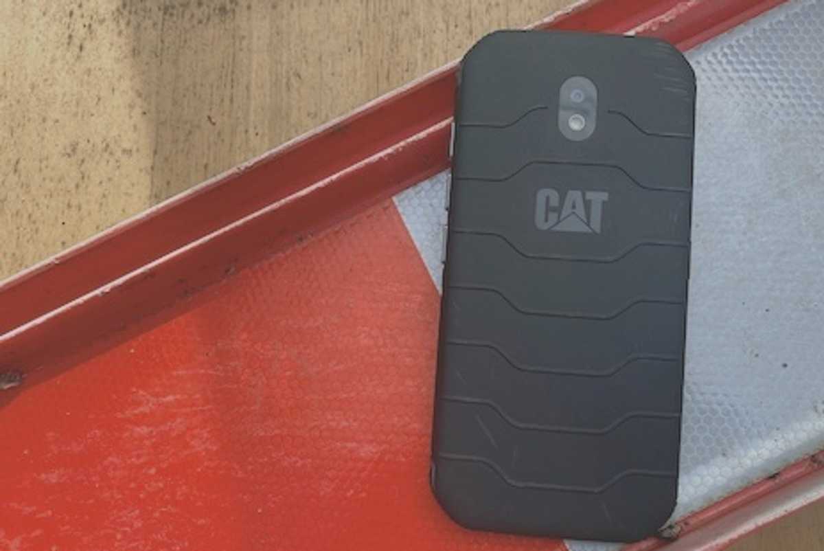 Cat S42 smartphone