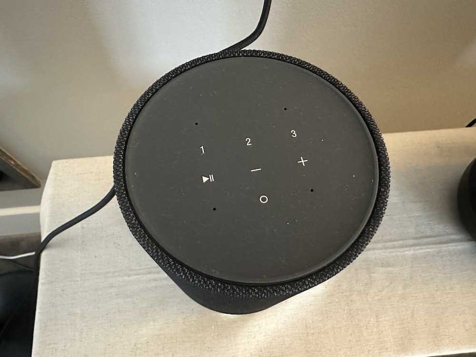 Controls ontop of Denon Home 200 speaker