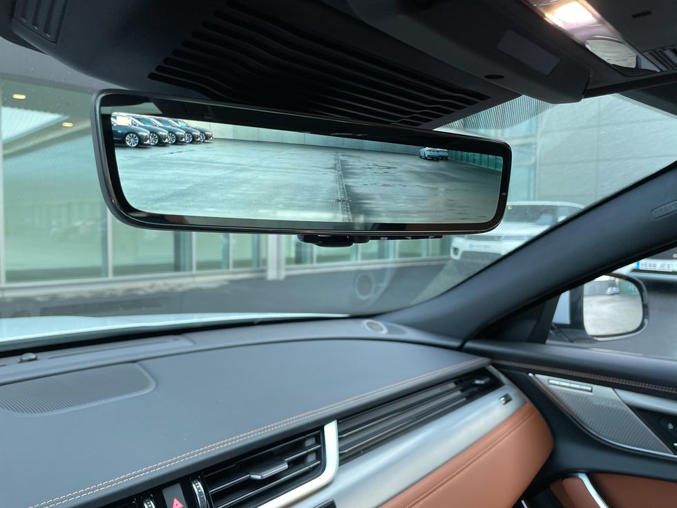 Digital rear view camera of the Jaguar XF
