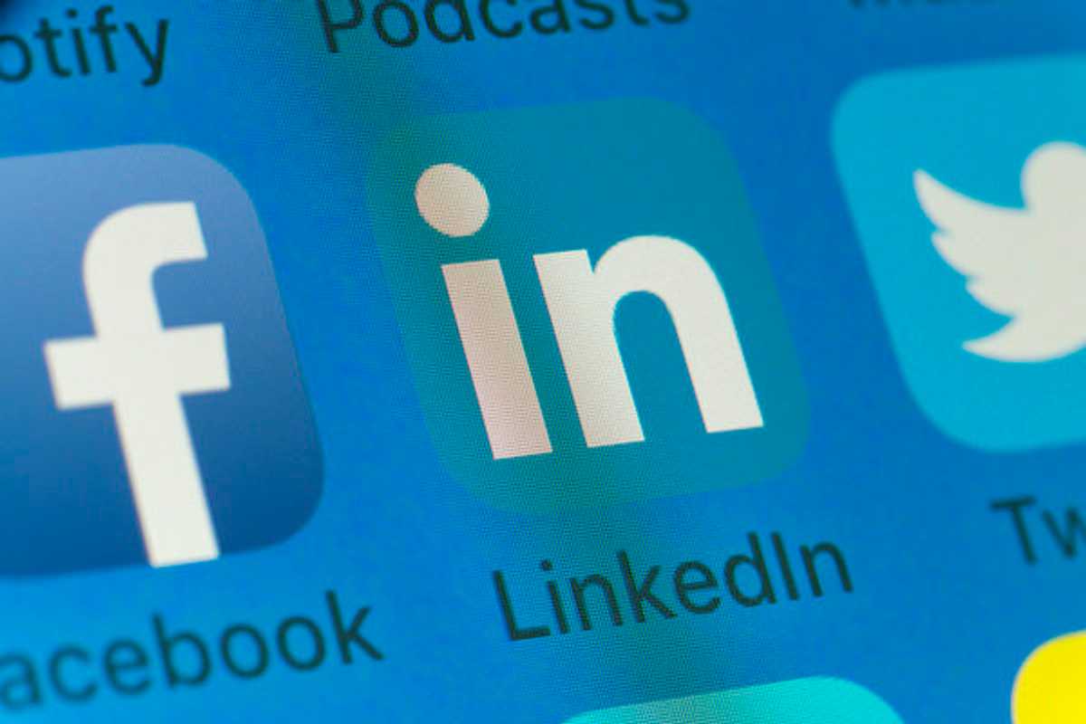 Facebook paying contractors to listen to Messenger audio messages