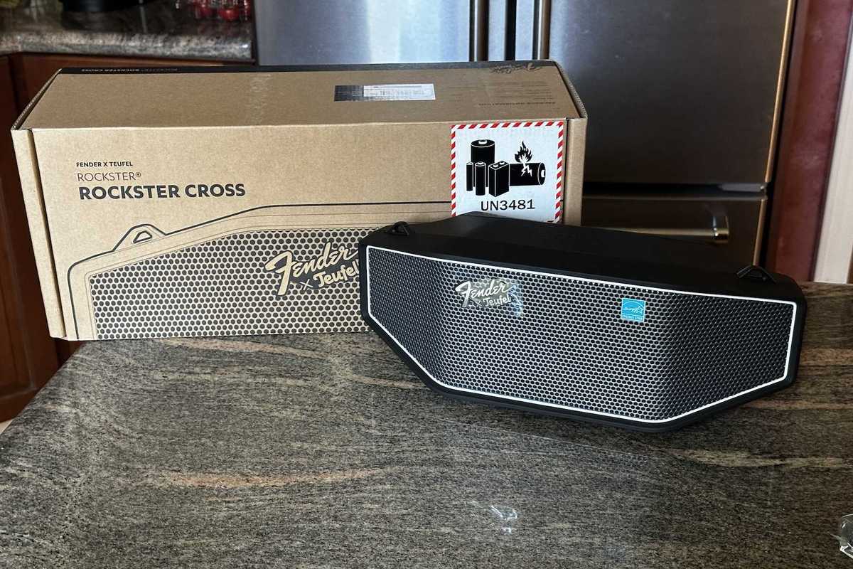 Fender x Teufel ROCKSTER CROSS Portable Bluetooth Speaker photo
