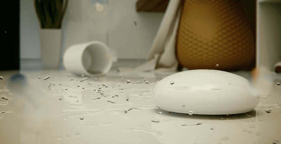 Fibaro sits on the ground with three legs, which happen to be the device's sensors