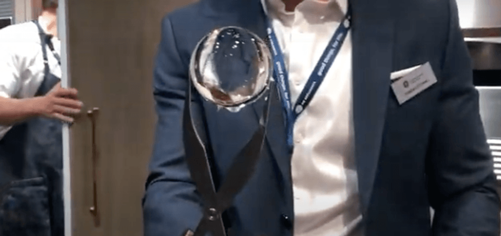 GE Forge Clear Ice Press