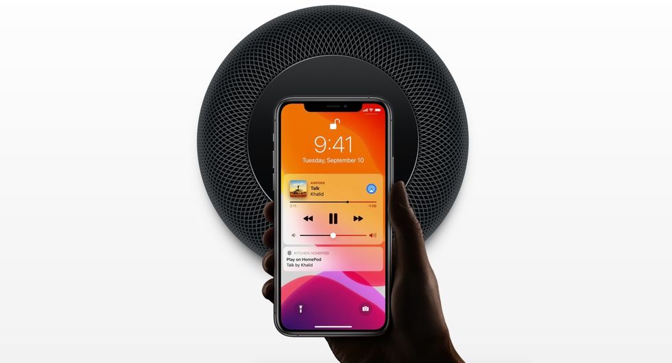 HomePod and iPhone handing off music