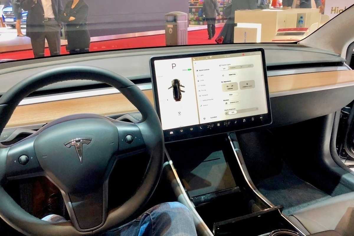 Research finds car touchscreens are distracting whether drivers use them or not