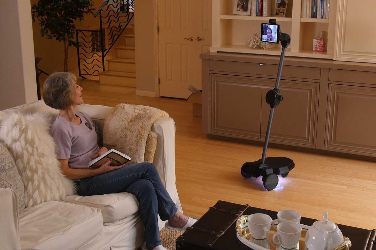 Ohmni Home Robot Review: A new way to communicate in a smart home