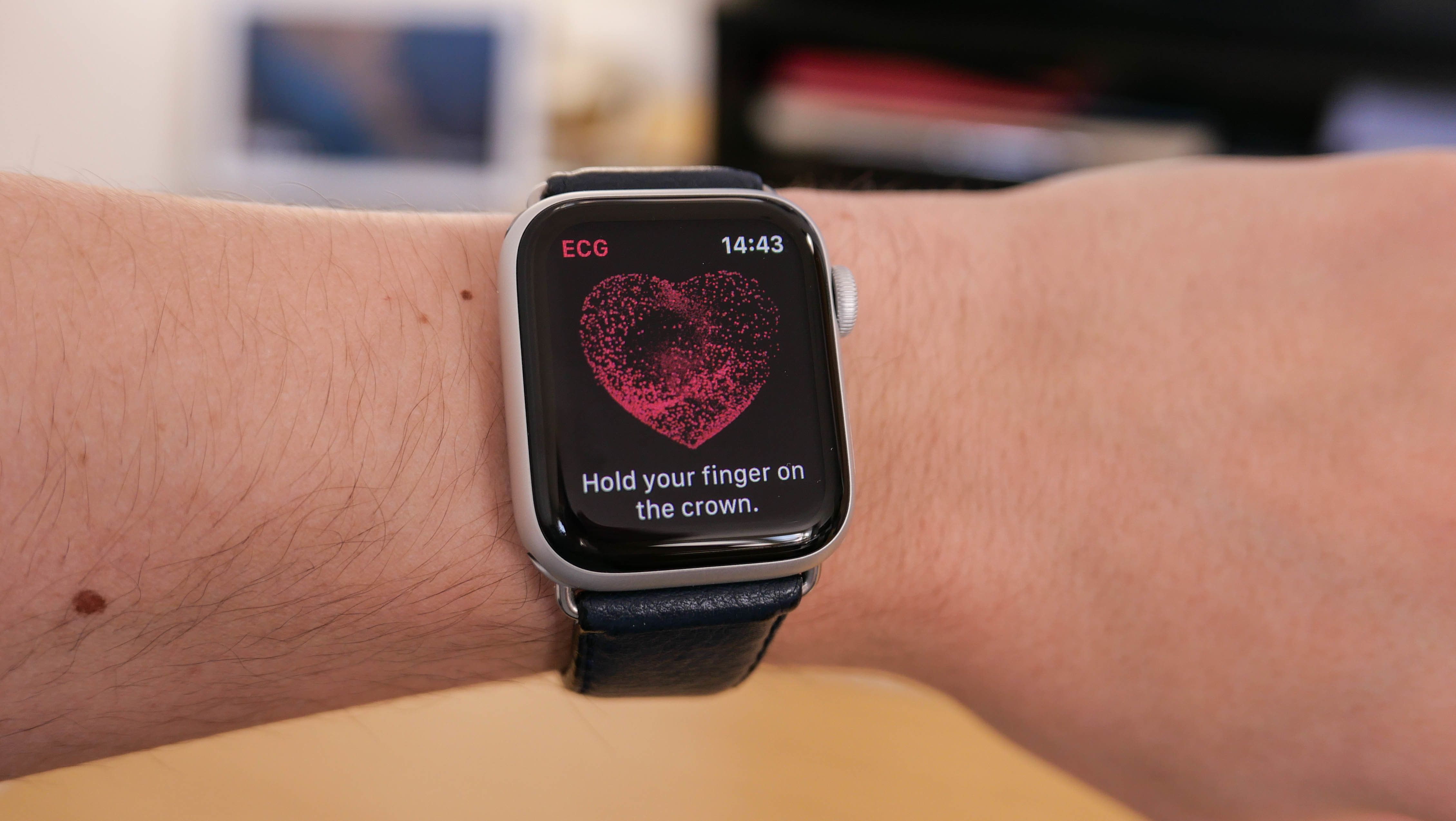 Photo of an Apple Watch Series 4 taking an ECG