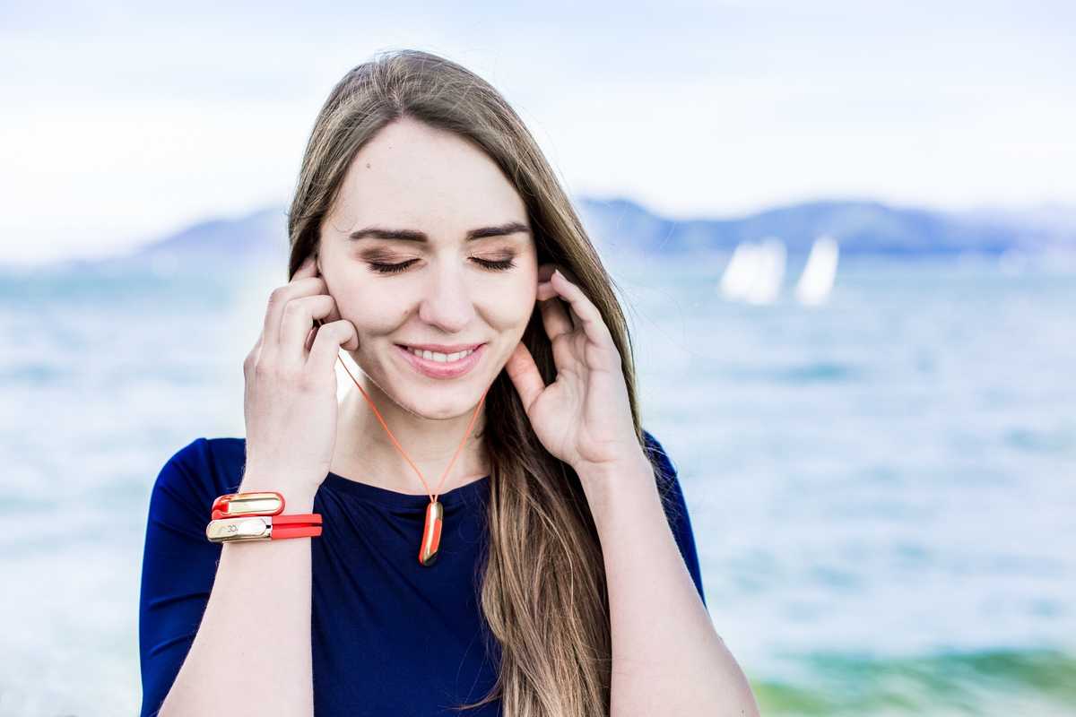 Award-Winning Helix Cuff™ Wireless Wearable Headphones Launched In Time for iPhone 7