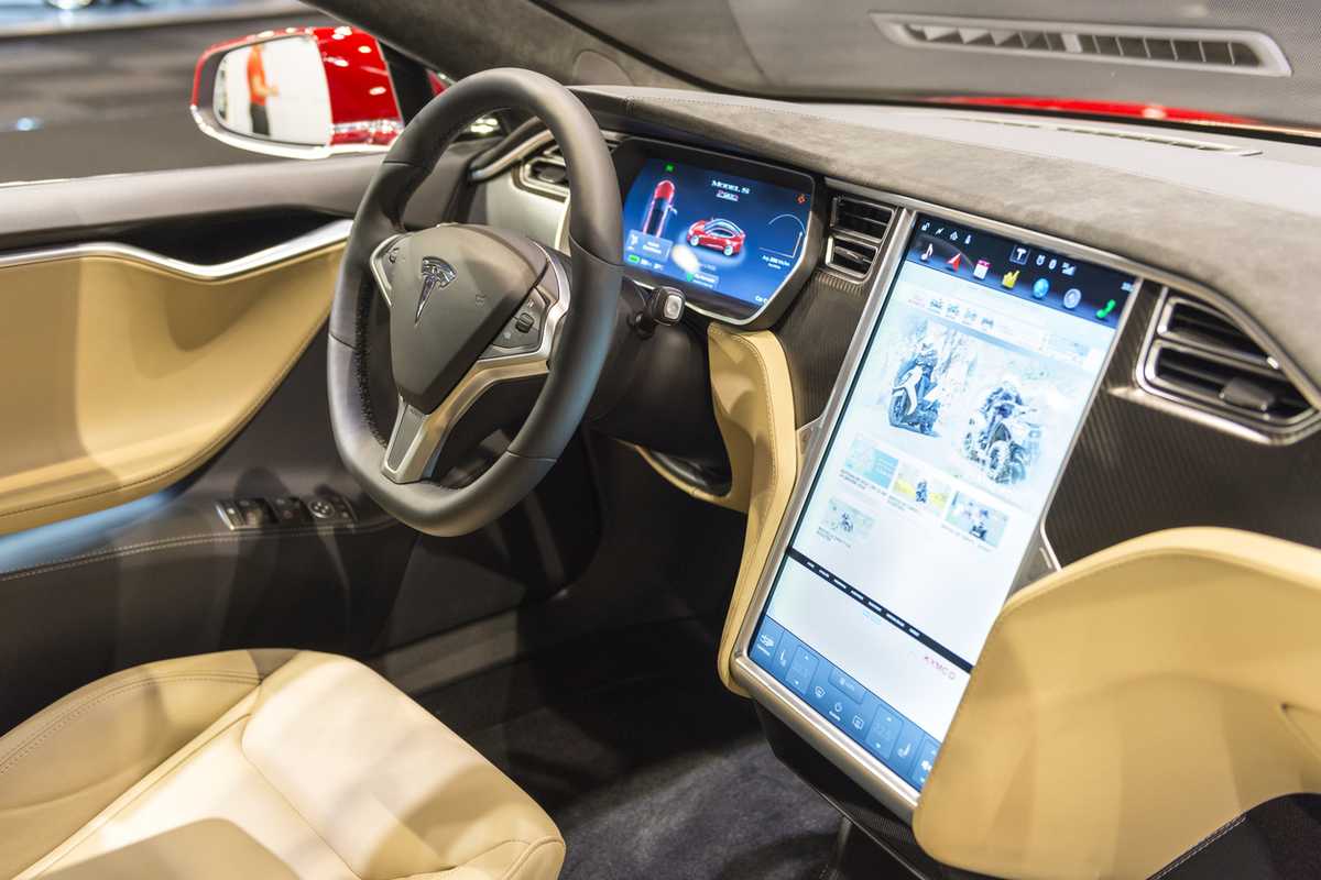 Tesla Update Expected For The Holidays