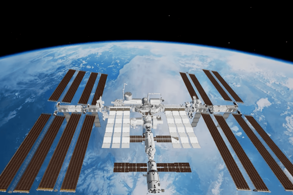 Oculus Rift's VR space mission + Siri speaks more languages than you