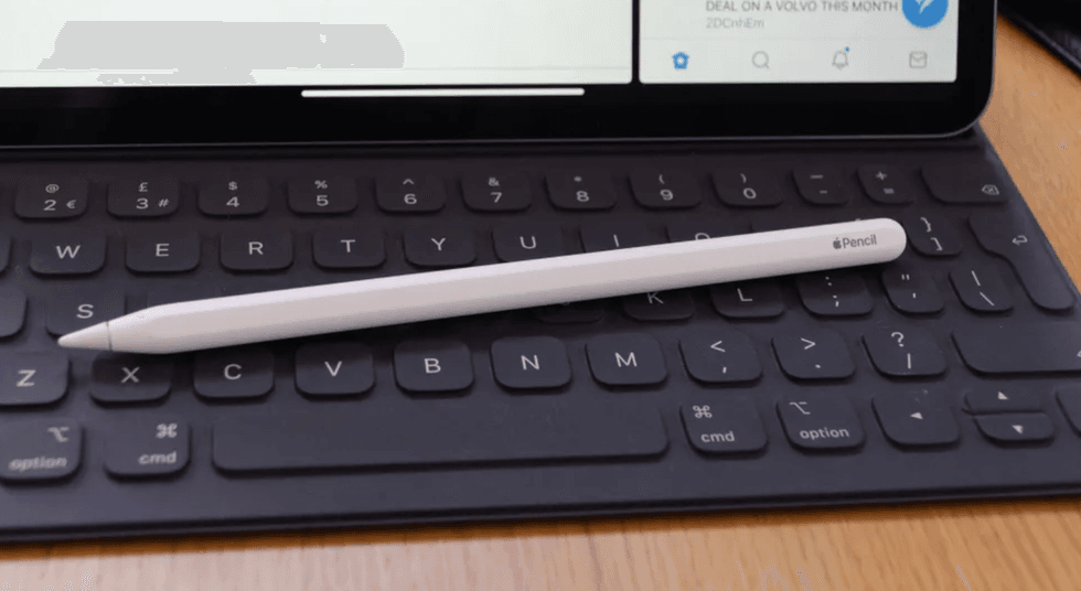 iPad Pro Apple keyboard and Pencil stylus