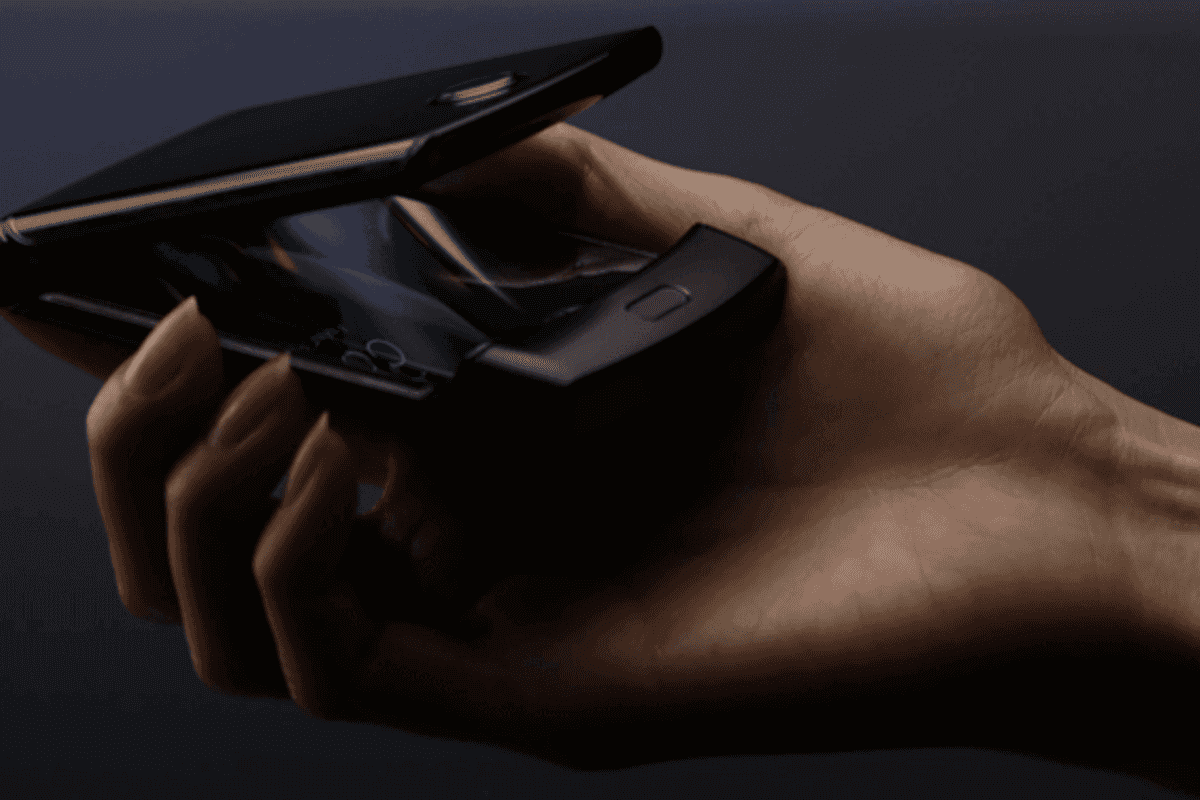 Leaked image of new Motorola Razr