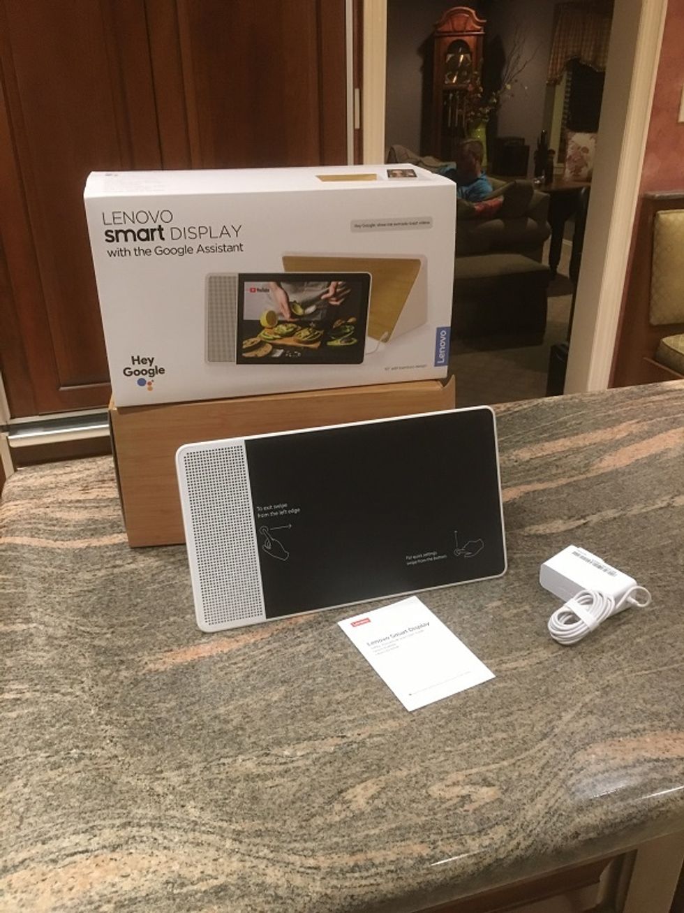 Lenovo Smart Display with Google Assistant