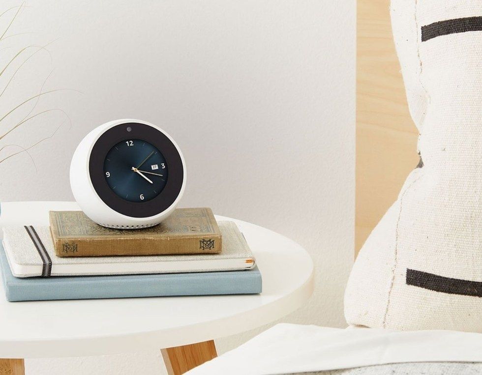Amazon Echo Dot smart display with Alexa​