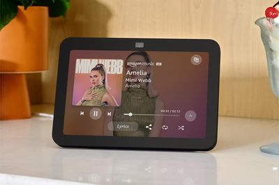 a photo of Amazon Echo Show 8 (3rd Gen)