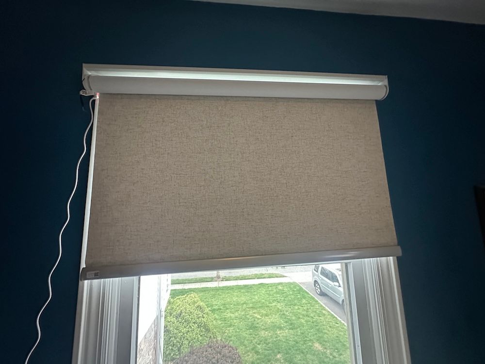 Photo of Bringnox Smart Blinds installed on a window