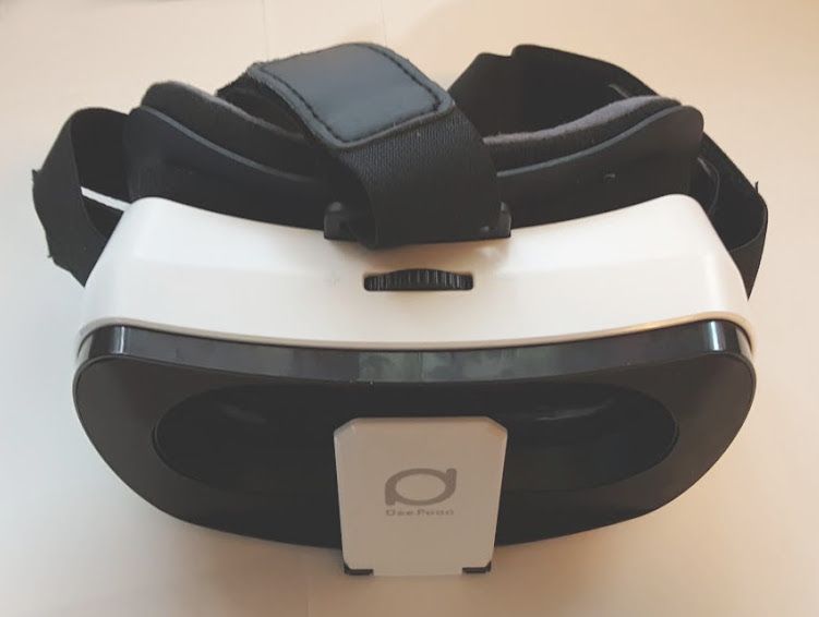 a photo of DeePoon VR Headset