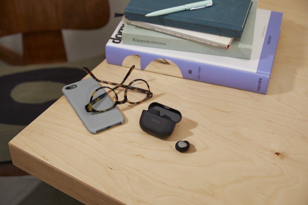 photo of Jabra Elite 10 Titanium Black Contextual Use Case