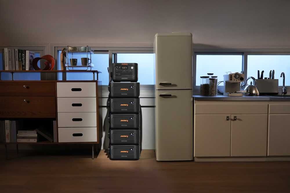a phot of Jackery HomePower 1000 Plus V2 in a garage