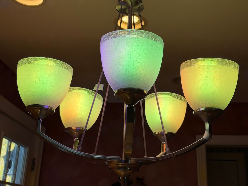 Linkind Smart Light Sticks in kitchen chandelier