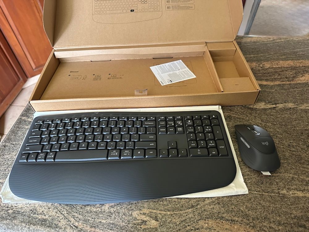photo of Logitech Signature Comfort Plus Combo