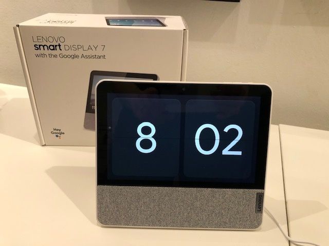 The Lenovo Smart Display 7 with Google Assistant