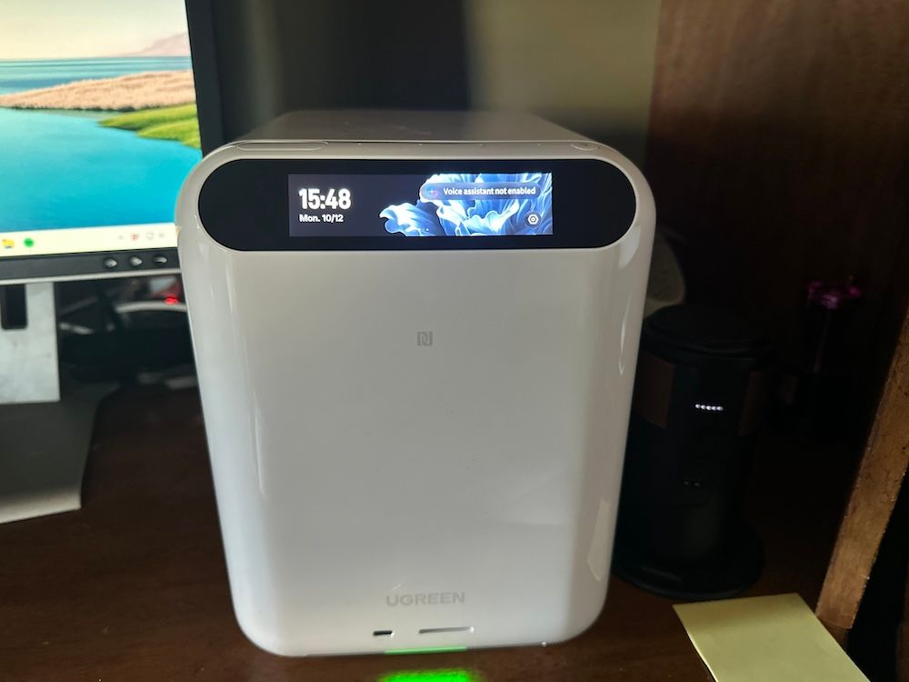 photo of UGREEN HomeAgent HA100 on a desk