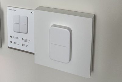 a photo of Vivint Smart Ligjhting Switch