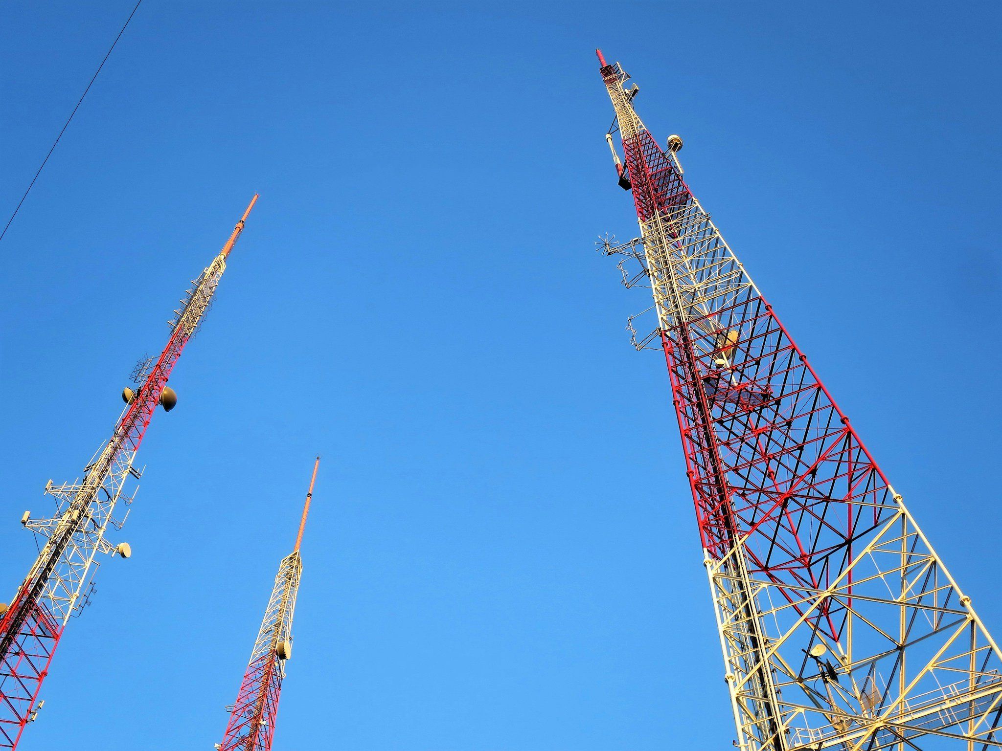 photo of telecommunication towers