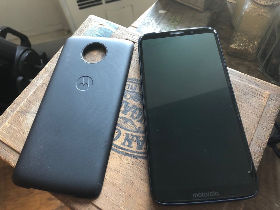 Moto Z3 Play comes with extra power packs.