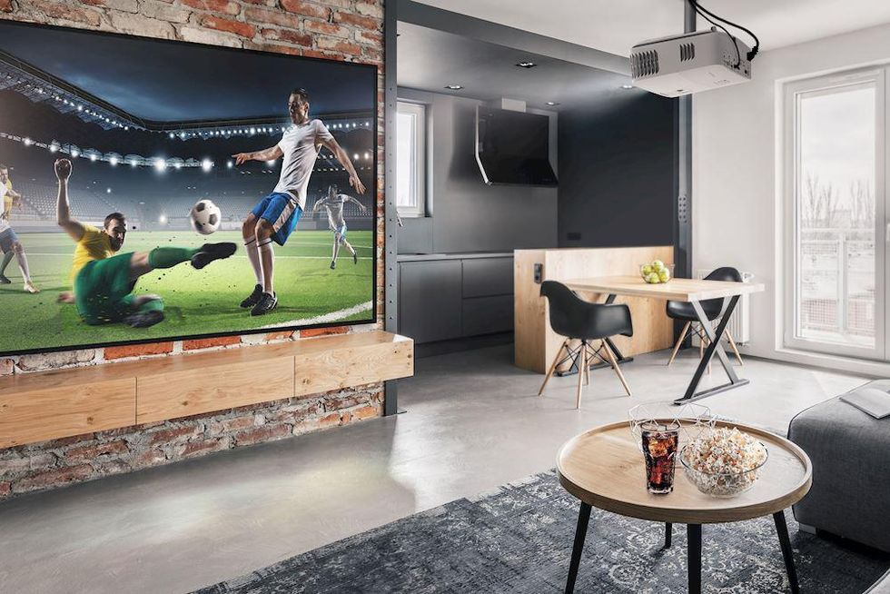 Optoma UHD38 projector