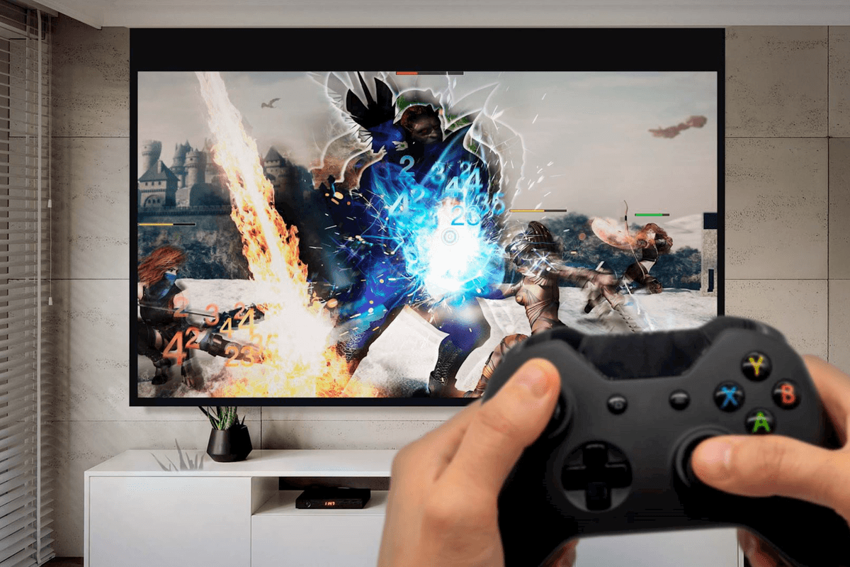 Optoma UHD38 projector