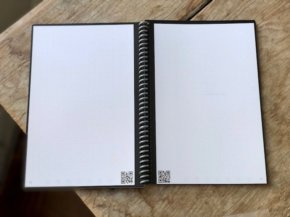 Photo of a blank set of pages in the Rocketbook Everlast notebook\u200b