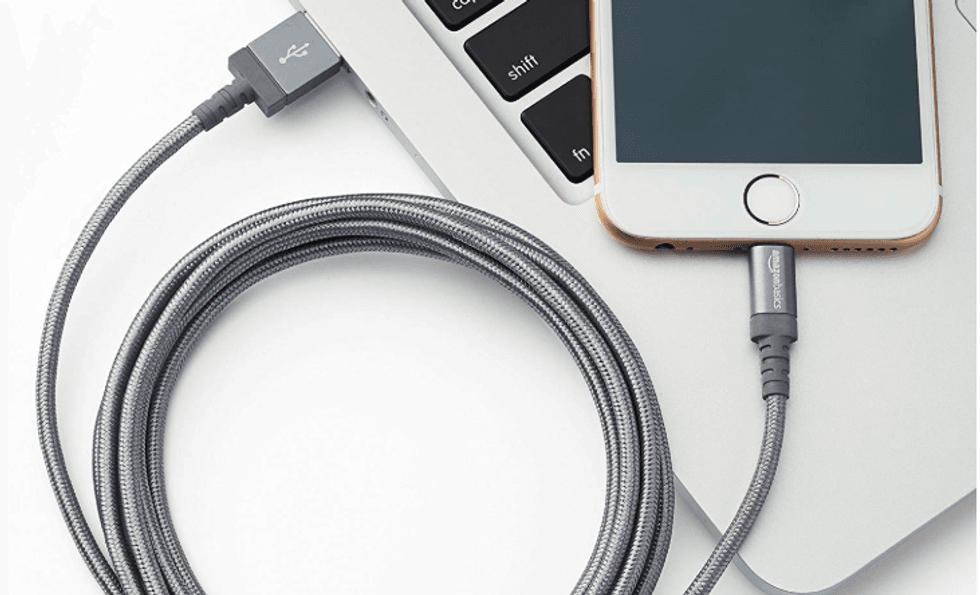 photo of a braided nylon USB charging cable