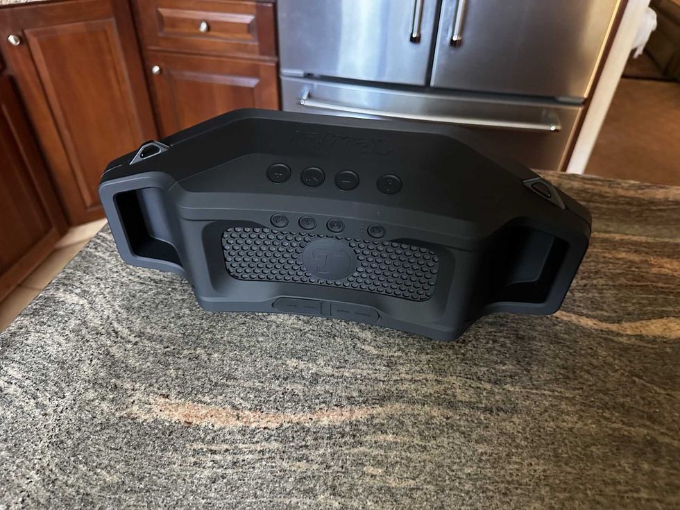 Photo of backside of Rockster Cross speaker