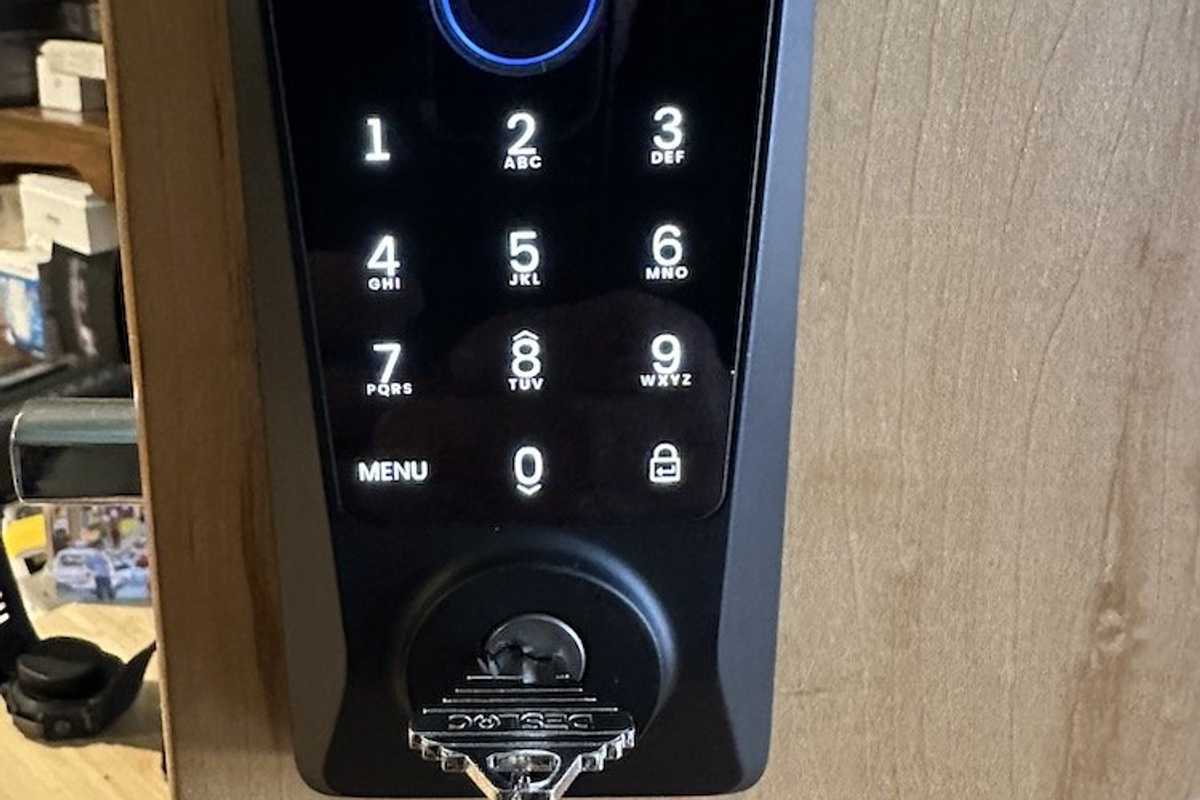 photo of DESLOC D110 Plus Smart Lock installed