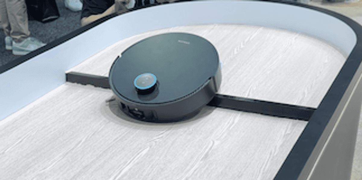 photo of Dreame x50 Ultra robot at CES Show 2025